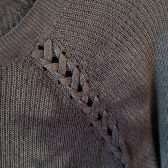 American Eagle Long Sleeve Top - Picture 3 of 6